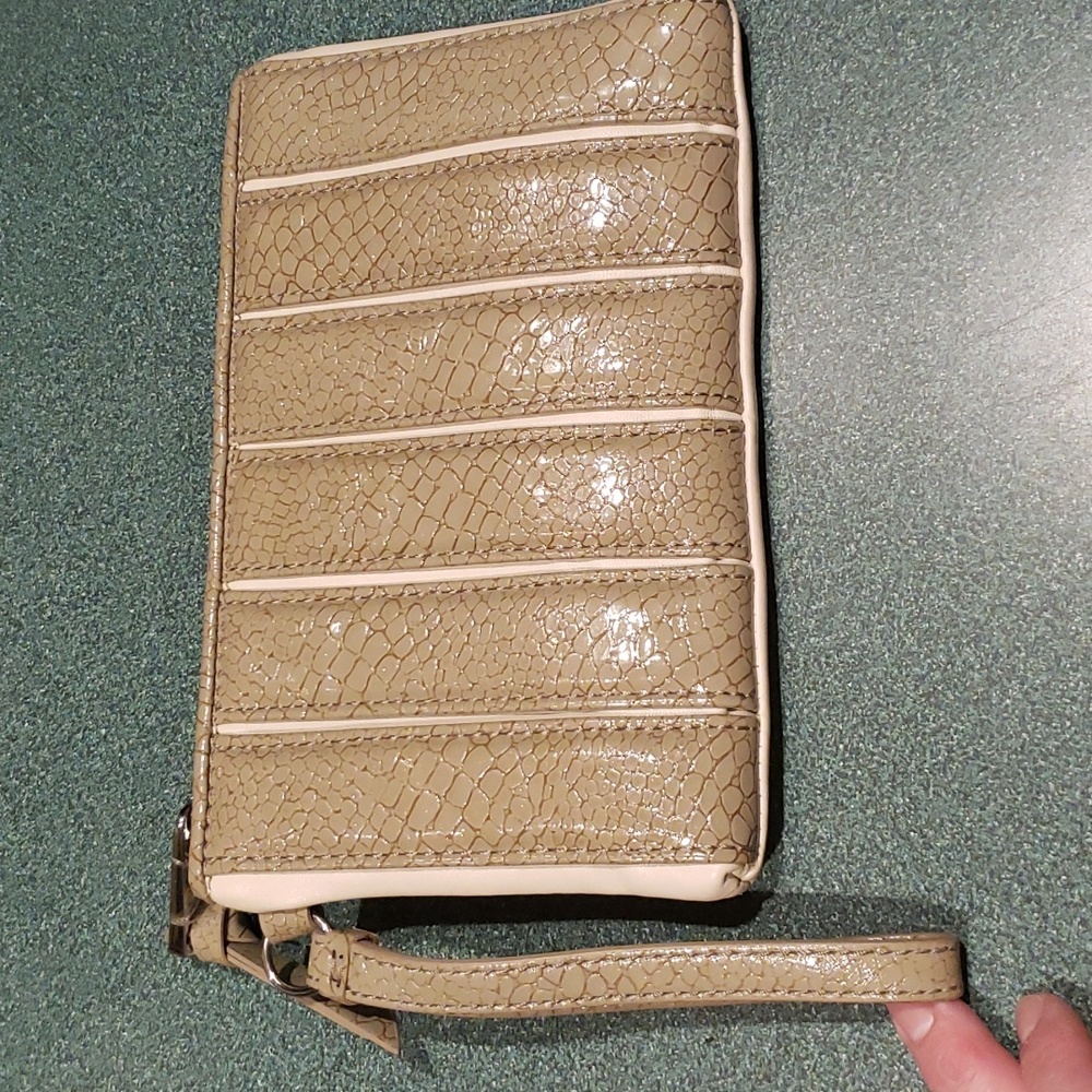Simply vera 8.5x 5.5 nwot wristlet